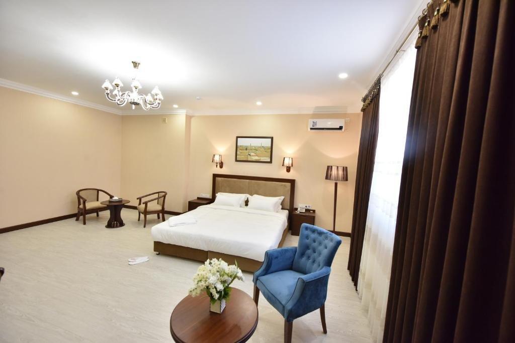 Simma Hotel Spa & Waterpark Ташкент Екстериор снимка